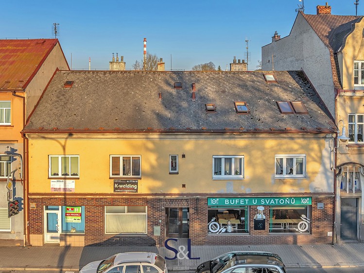 Prodej rodinného domu 256 m², pozemek 207 m² - foto 1