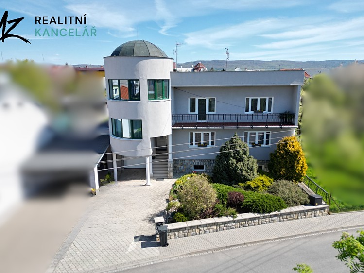 Prodej rodinného domu 300 m², pozemek 631 m² - foto 2