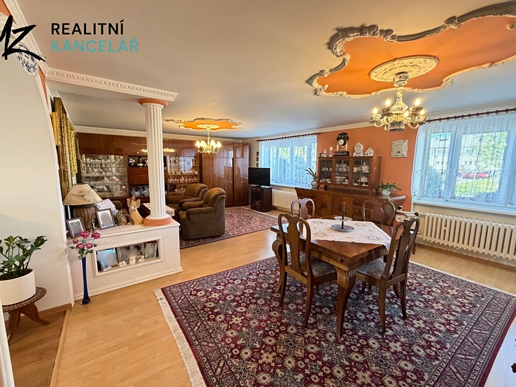 Prodej rodinného domu 300 m², pozemek 631 m² - foto 5
