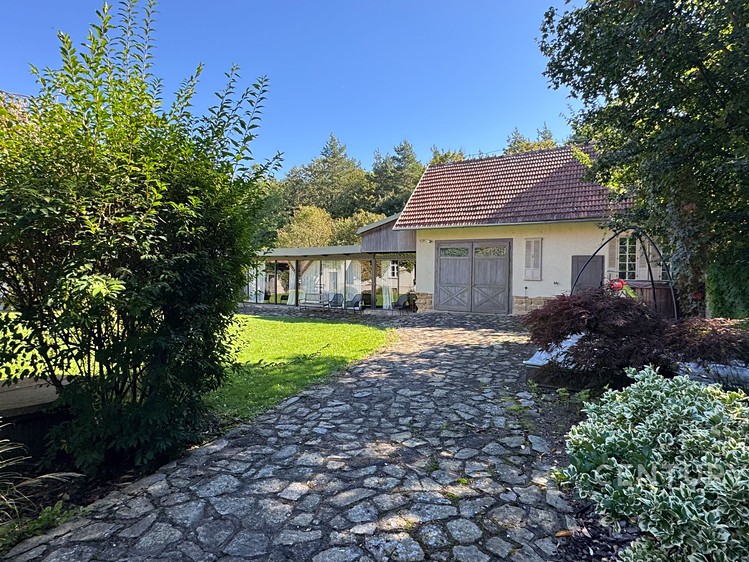 Prodej  rodinného domu 600 m², pozemek 1 097 m² - foto 4