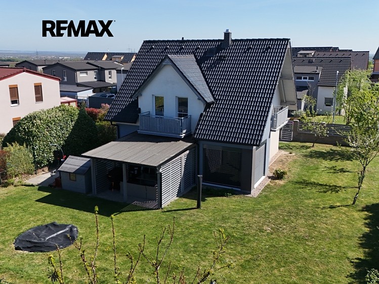 Prodej rodinného domu 155 m², pozemek 643 m² - foto 1