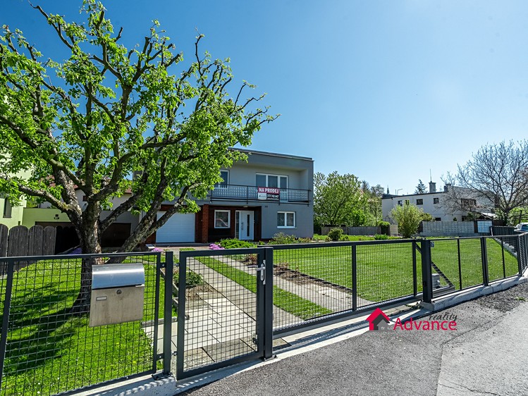 Prodej rodinného domu 150 m², pozemek 1 110 m² - foto 1