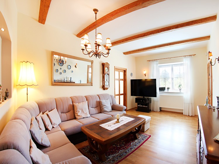 Prodej rodinného domu 299 m², pozemek 2 248 m² - foto 7