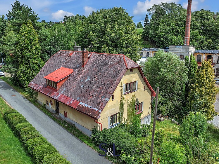 Prodej rodinného domu 158 m², pozemek 1 293 m² - foto 1