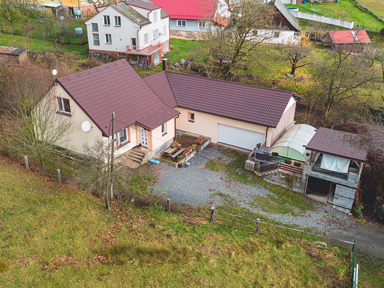 Prodej rodinného domu 195 m², pozemek 2 927 m² - foto 2