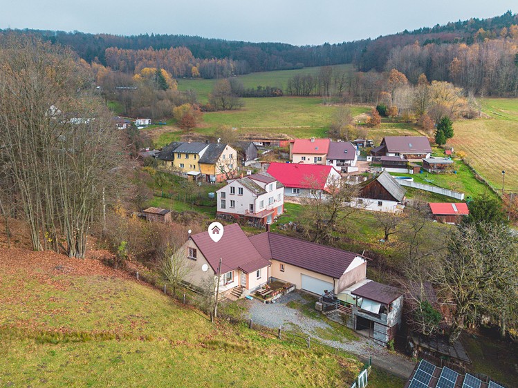 Prodej rodinného domu 195 m², pozemek 2 927 m² - foto 1