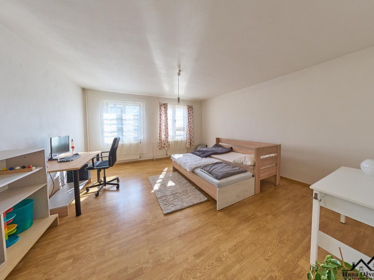 Prodej rodinného domu 242 m², pozemek 149 m² - foto 6