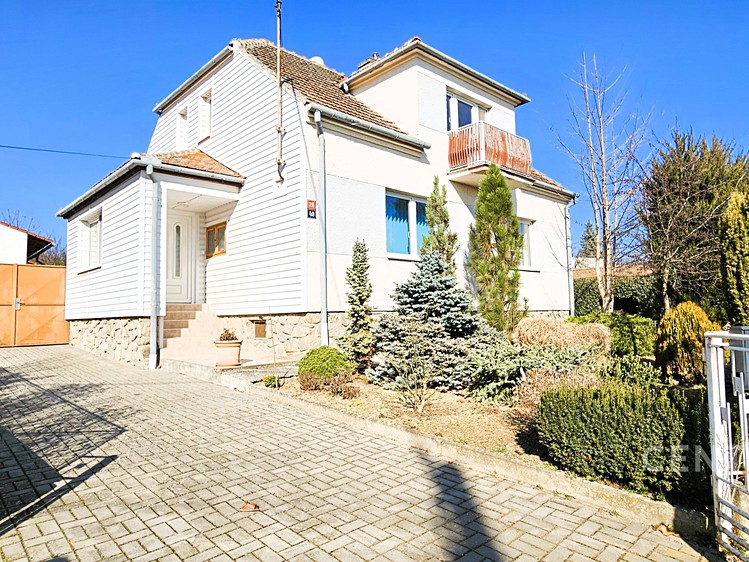 Prodej rodinného domu 200 m², pozemek 1 951 m² - foto 2