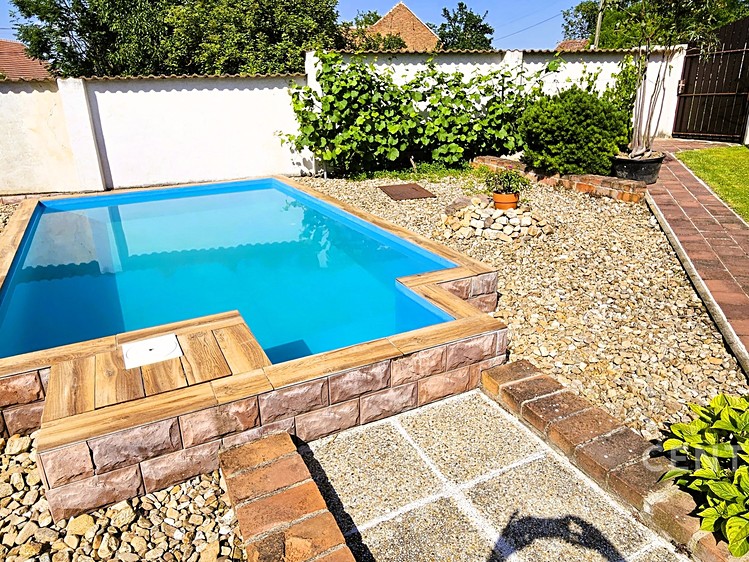 Prodej rodinného domu 200 m², pozemek 915 m² - foto 3