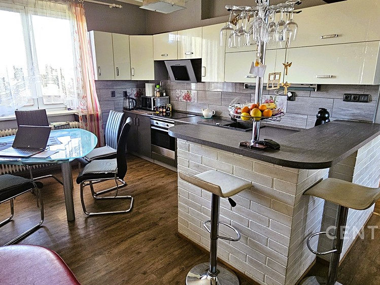 Prodej rodinného domu 200 m², pozemek 915 m² - foto 6
