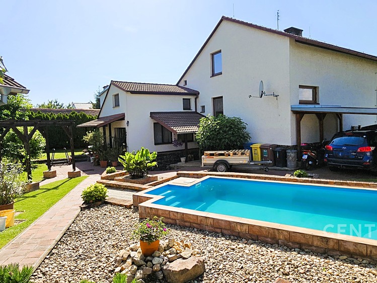 Prodej rodinného domu 200 m², pozemek 915 m² - foto 5