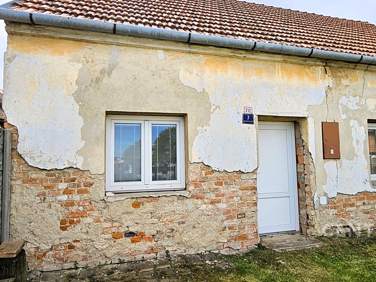 Prodej rodinného domu 68 m², pozemek 453 m² - foto 2