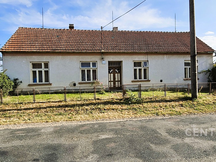 Prodej rodinného domu 110 m², pozemek 974 m² - foto 1