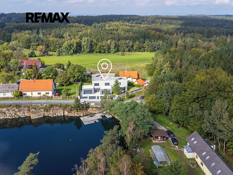 Prodej vícegeneračního domu 312 m², pozemek 980 m² - foto 1