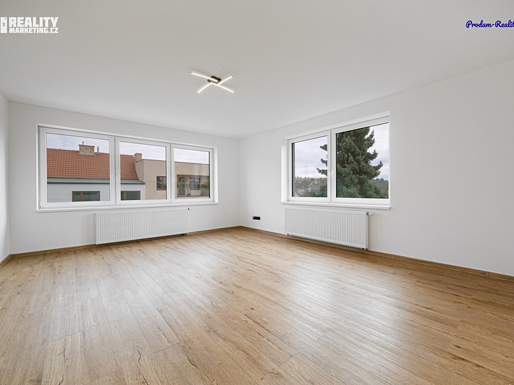 Prodej rodinného domu 251 m², pozemek 541 m² - foto 8