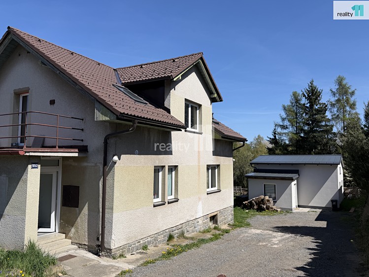 Prodej rodinného domu 295 m², pozemek 831 m² - foto 3