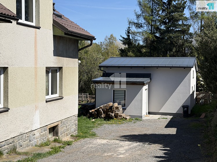 Prodej rodinného domu 295 m², pozemek 831 m² - foto 7