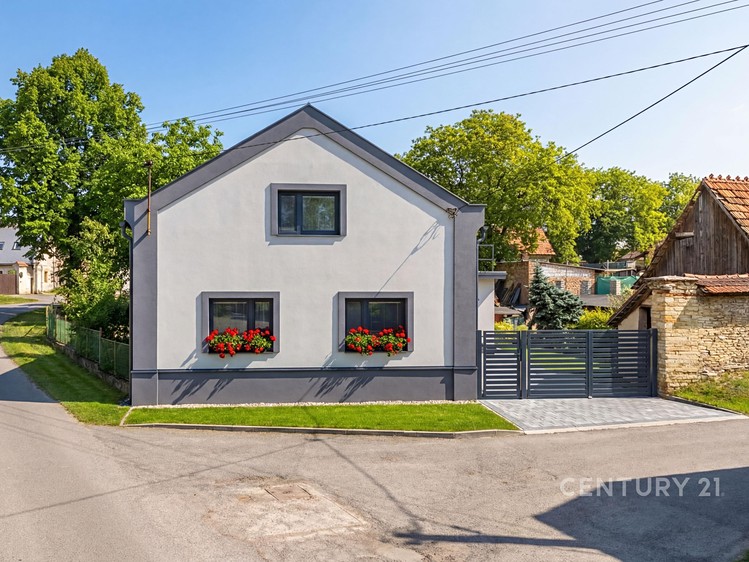 Prodej rodinného domu 155 m², pozemek 906 m² - foto 4