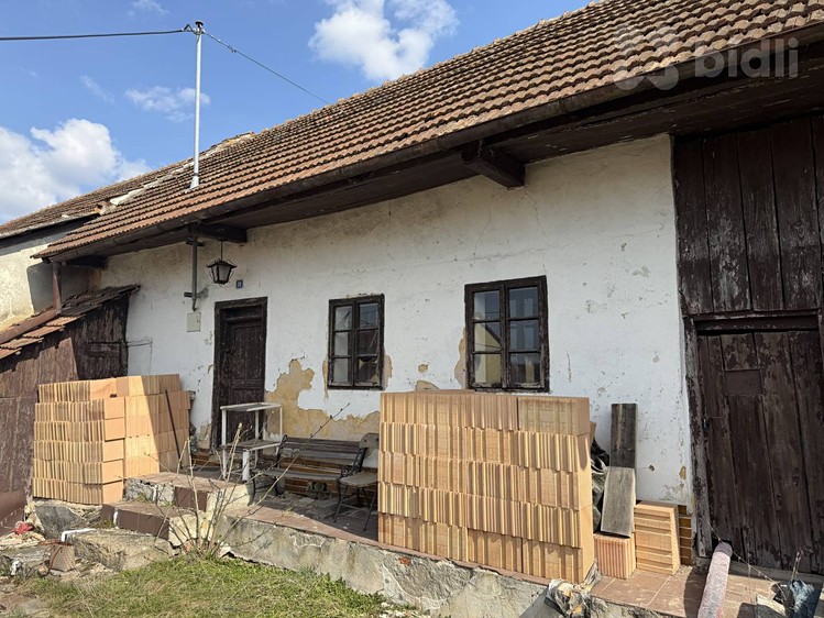 Prodej rodinného domu 93 m², pozemek 114 m² - foto 1