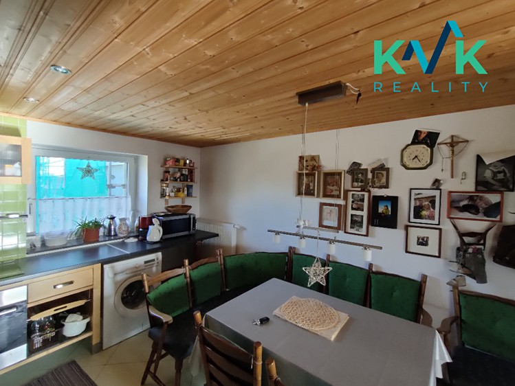 Prodej vícegeneračního domu 210 m², pozemek 235 m² - foto 2