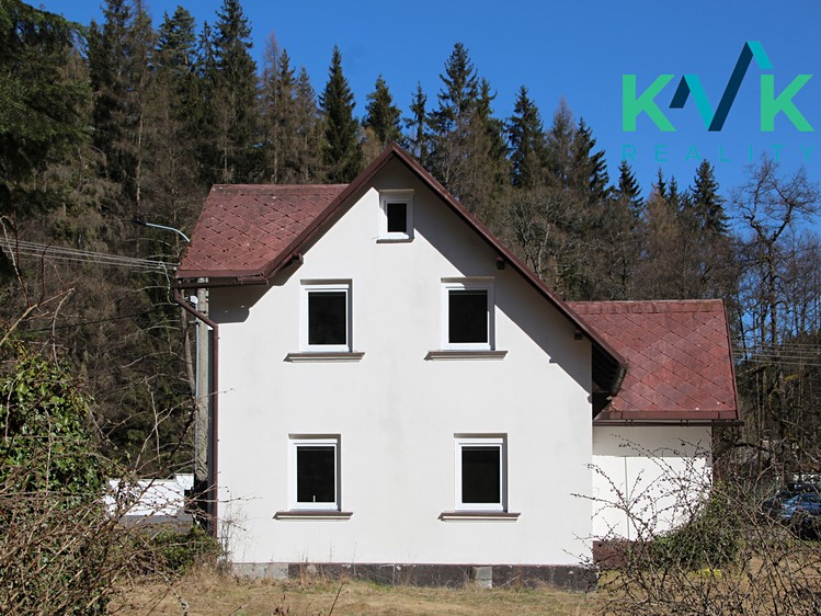 Prodej rodinného domu 80 m², pozemek 1 024 m² - foto 1