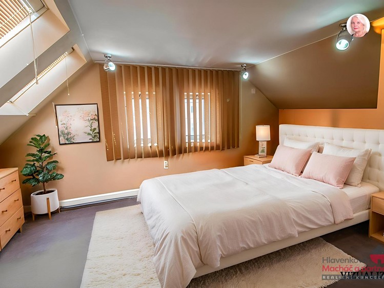 Prodej rodinného domu 209 m², pozemek 103 m² - foto 3