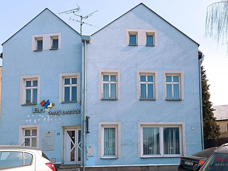 Prodej rodinného domu 209 m², pozemek 103 m² - foto 1