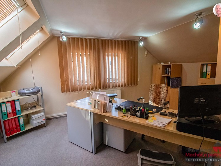 Prodej rodinného domu 209 m², pozemek 103 m² - foto 4