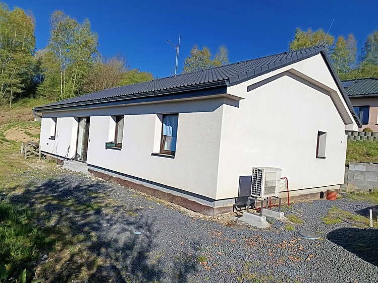 Prodej rodinného domu 113 m², pozemek 1 015 m² - foto 1