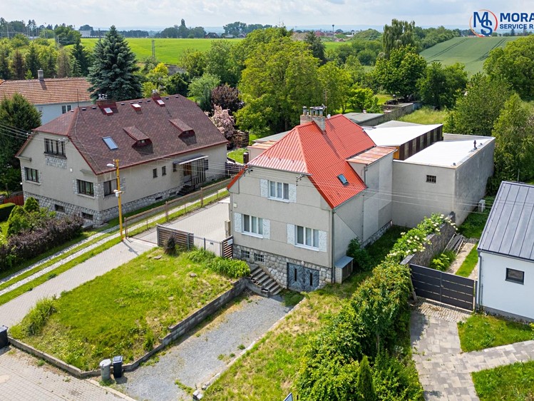 Prodej rodinného domu 240 m², pozemek 2 009 m² - foto 1
