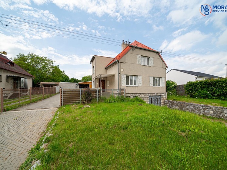 Prodej rodinného domu 240 m², pozemek 2 009 m² - foto 4