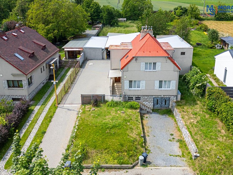 Prodej rodinného domu 240 m², pozemek 2 009 m² - foto 2