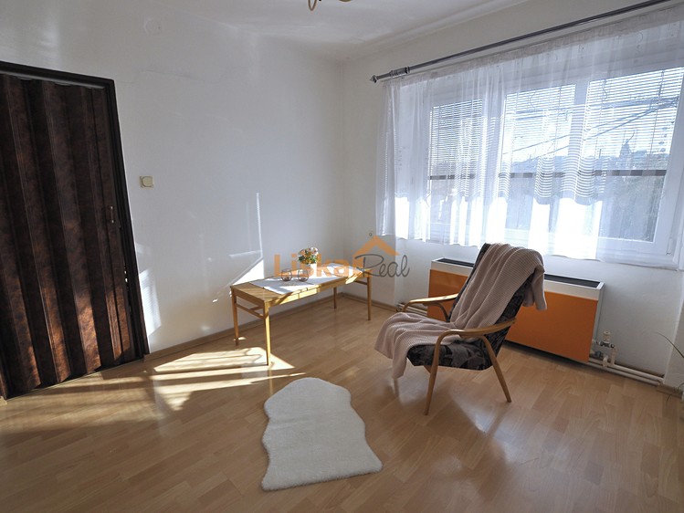 Prodej rodinného domu 142 m², pozemek 132 m² - foto 2