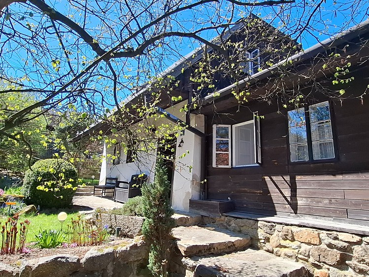 Prodej rodinného domu 130 m², pozemek 304 m² - foto 1