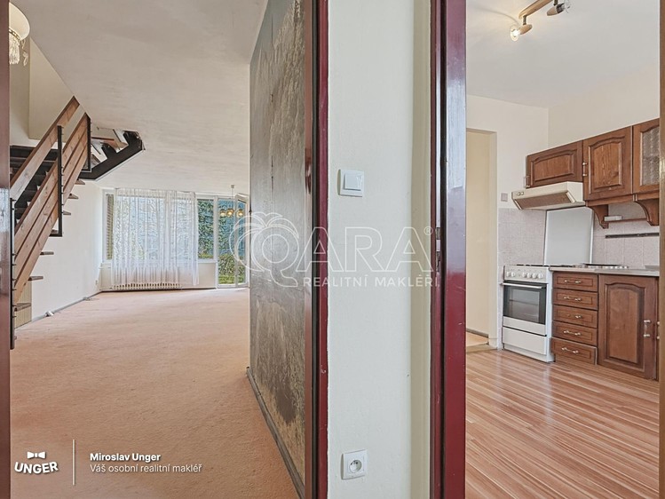 Prodej rodinného domu 183 m², pozemek 242 m² - foto 7