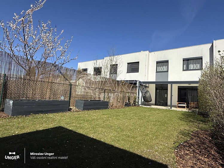 Prodej rodinného domu 112 m², pozemek 236 m² - foto 8