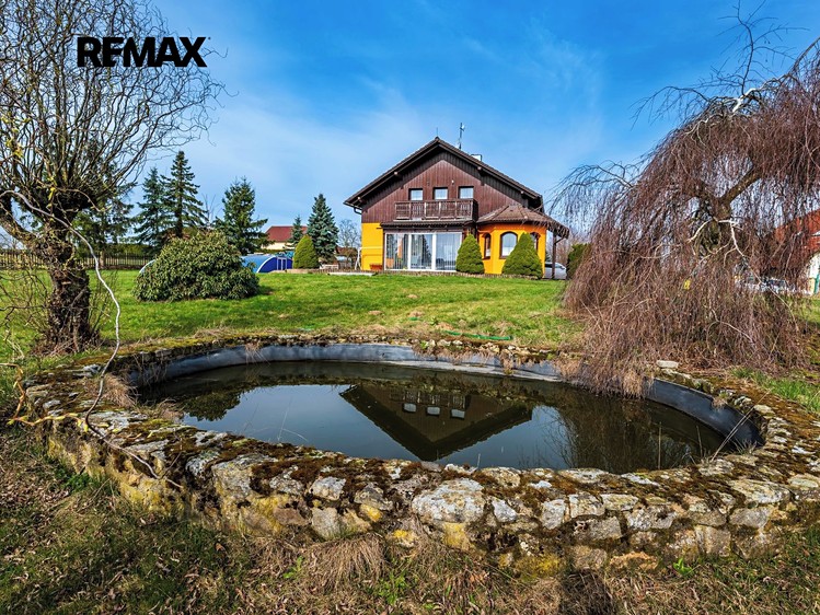 Prodej rodinného domu 320 m², pozemek 3 335 m² - foto 2