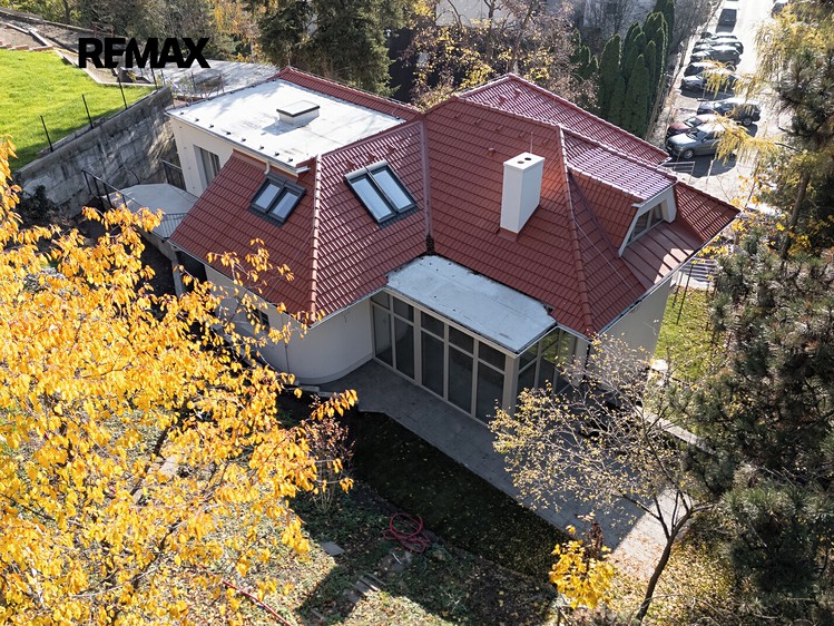 Prodej vily 462 m², pozemek 984 m² - foto 5