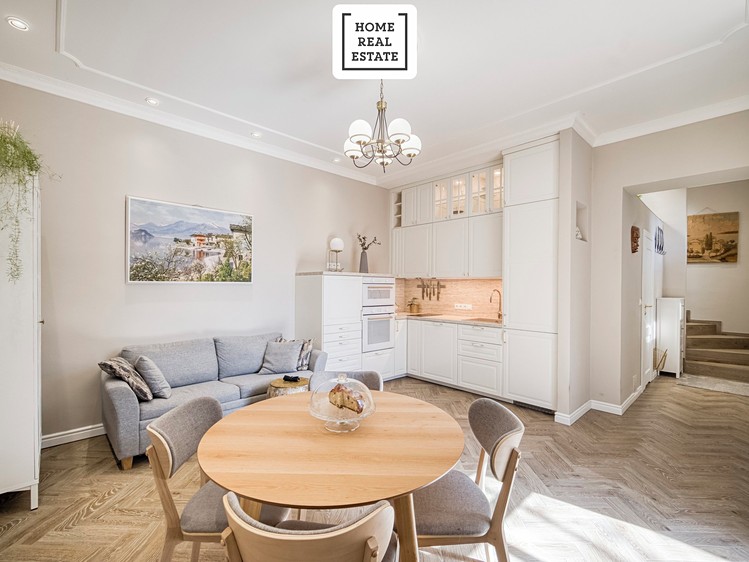 Prodej vily 114 m², pozemek 177 m² - foto 2