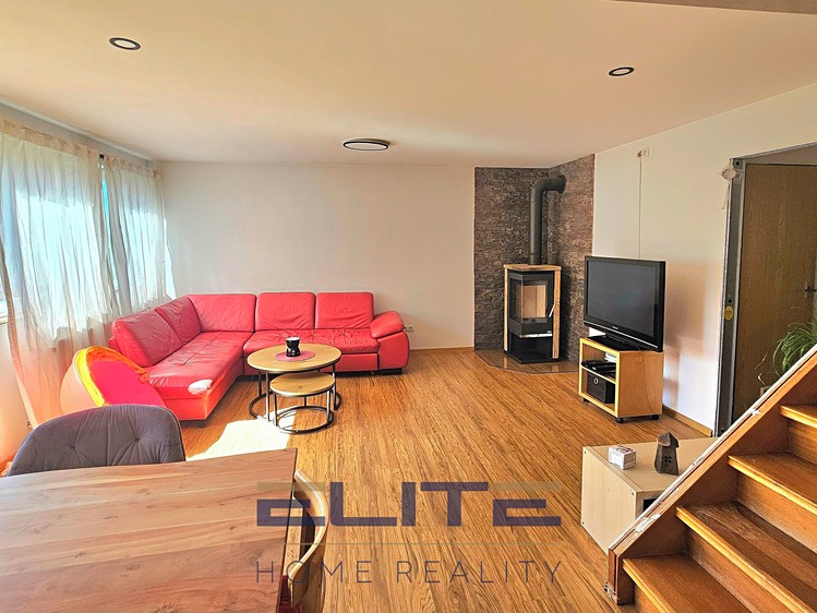 Prodej rodinného domu 152 m², pozemek 262 m² - foto 1
