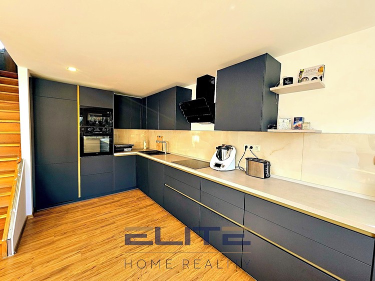 Prodej rodinného domu 152 m², pozemek 262 m² - foto 3