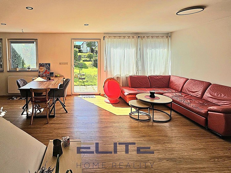 Prodej rodinného domu 152 m², pozemek 262 m² - foto 2