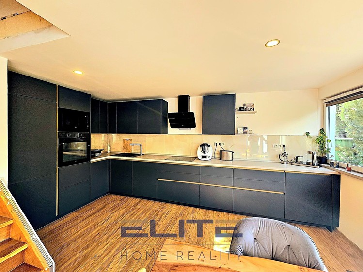 Prodej rodinného domu 152 m², pozemek 262 m² - foto 4