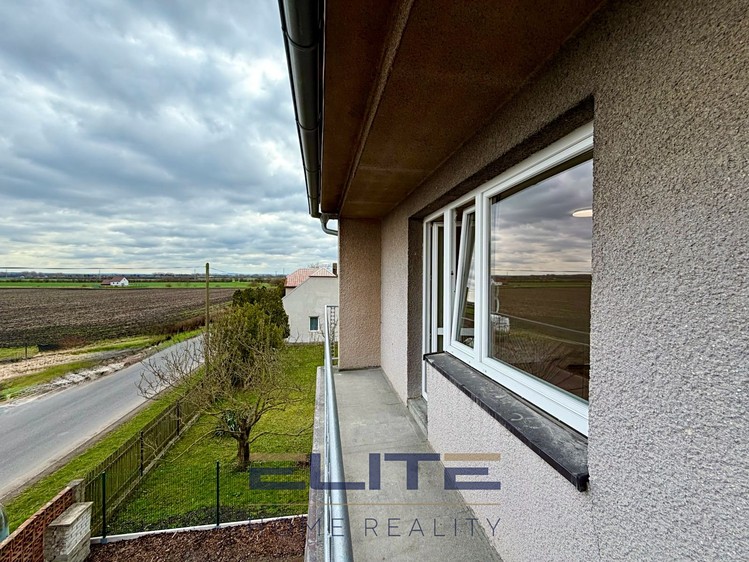 Prodej rodinného domu 253 m², pozemek 791 m² - foto 6