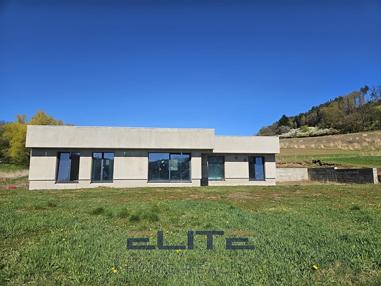 Prodej rodinného domu 150 m², pozemek 2 293 m² - foto 2