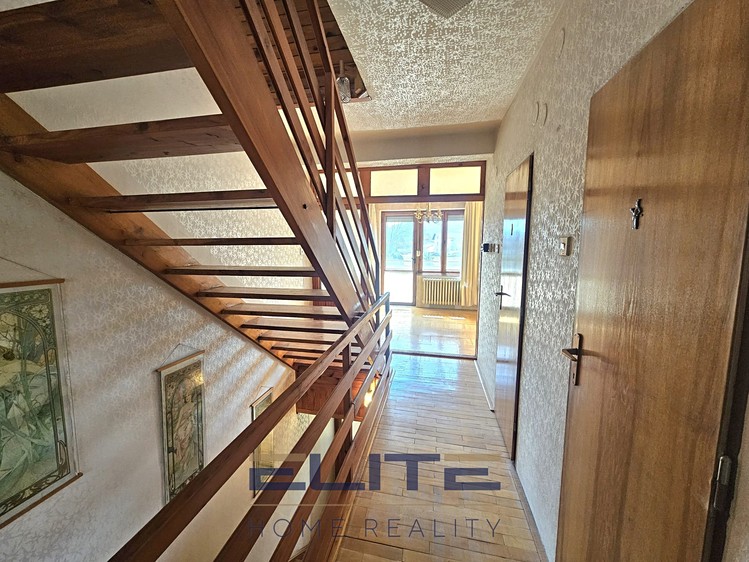Prodej rodinného domu 225 m², pozemek 237 m² - foto 5
