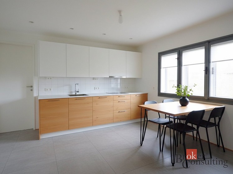 Prodej  rodinného domu 232 m², pozemek 1 423 m² - foto 3