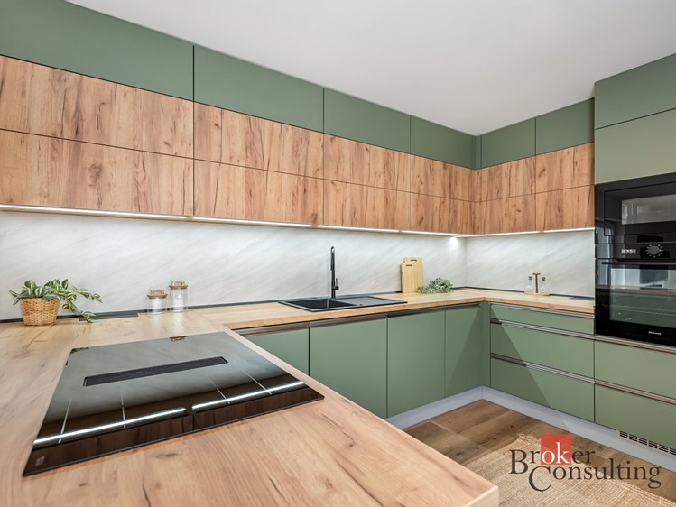 Prodej  rodinného domu 199 m², pozemek 2 699 m² - foto 3