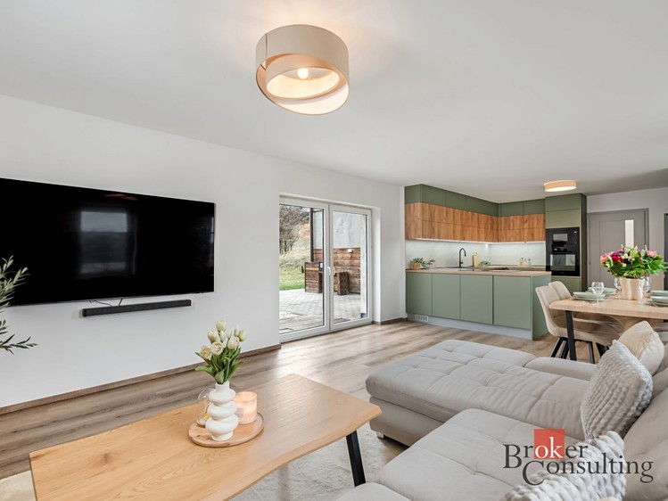 Prodej  rodinného domu 199 m², pozemek 2 699 m² - foto 6