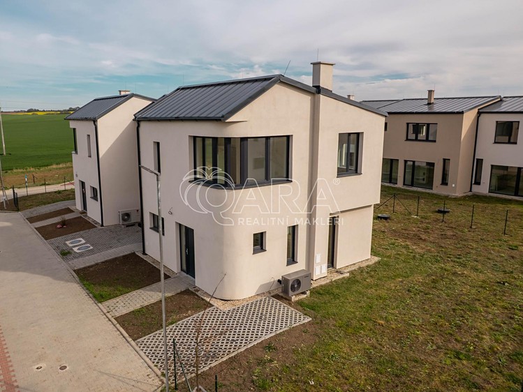 Prodej rodinného domu 84 m², pozemek 147 m² - foto 1